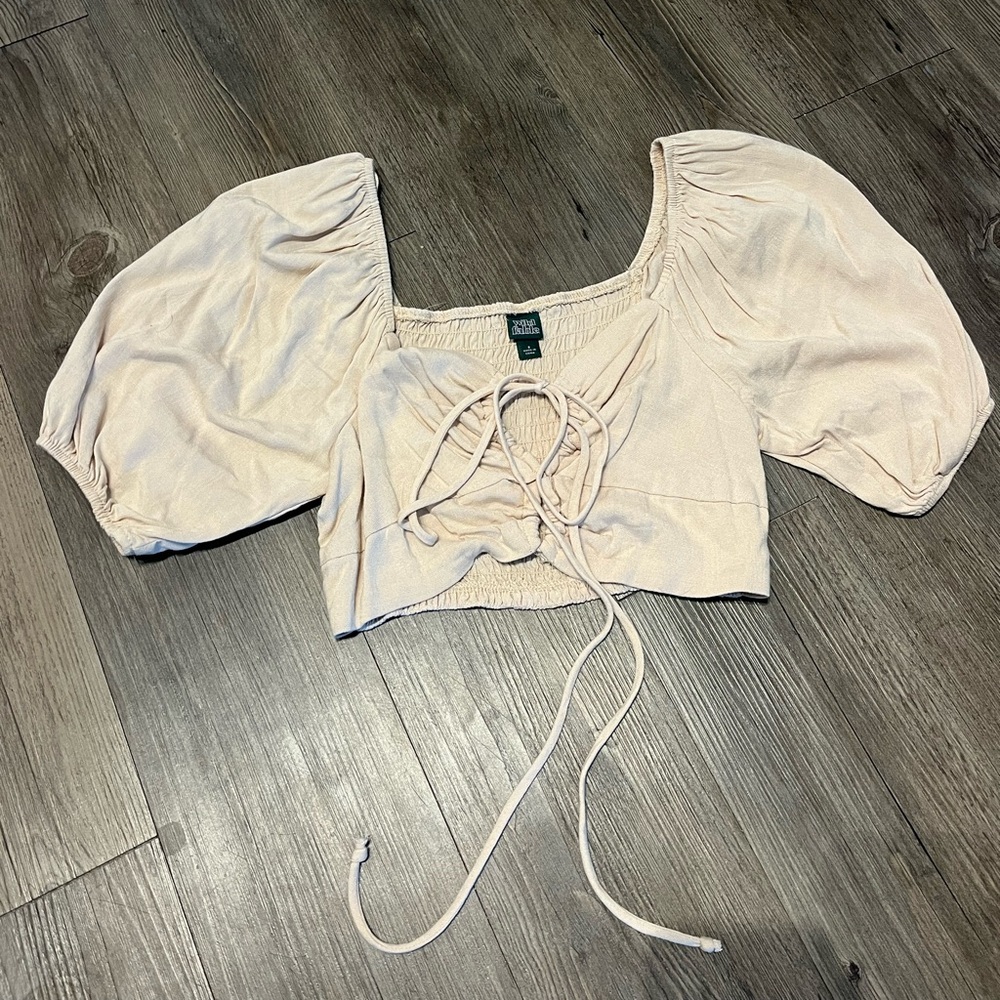 Puffy sleeve crop top with tie